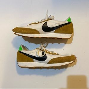 Women’s Nike daybreak